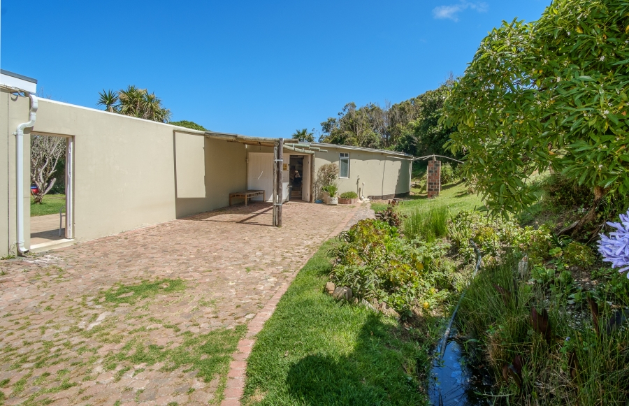 6 Bedroom Property for Sale in San Michel Western Cape